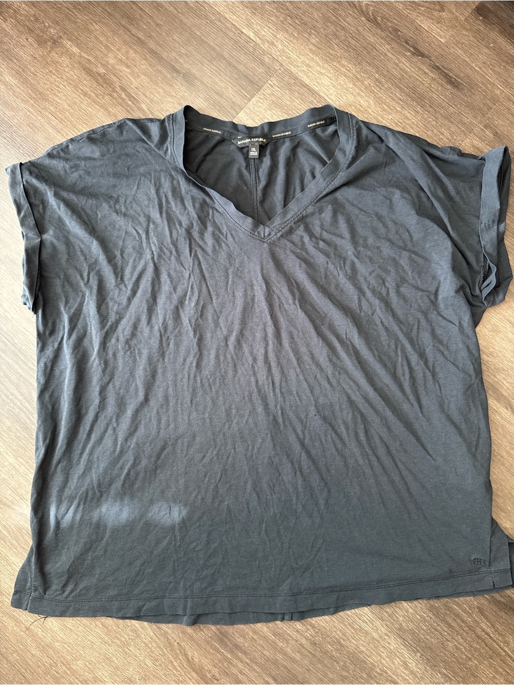 Banana Republic Women's Black V-Neck Short Sleeve Tee